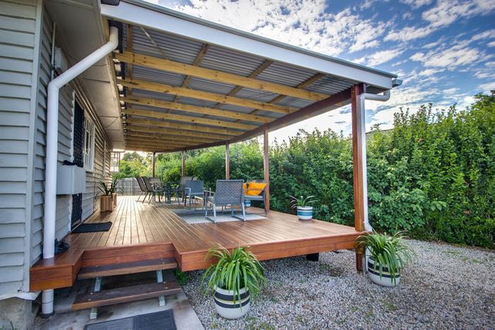 Brisbane Northside low level Deck &amp; Colorbond Roof |Deking Decks