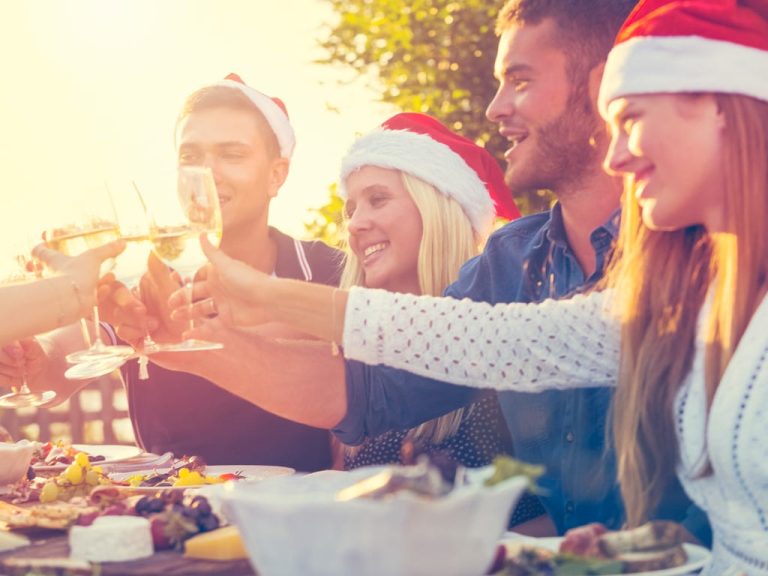 Host an Aussie Outdoor Christmas at your Home