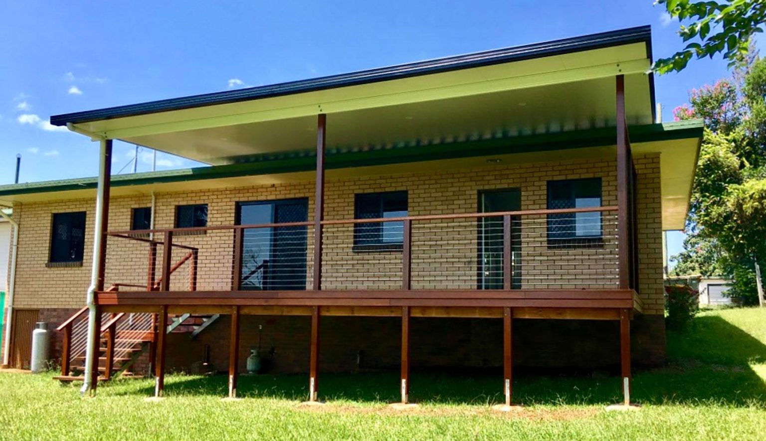 Sunshine Coast Deck And Patio Roof With Stairs